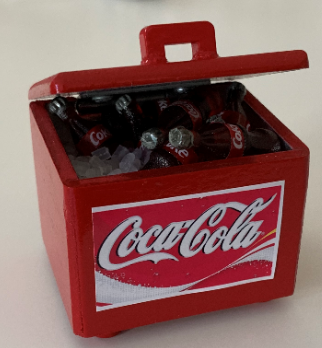 Kühltruhe Coca Cola gefüllt